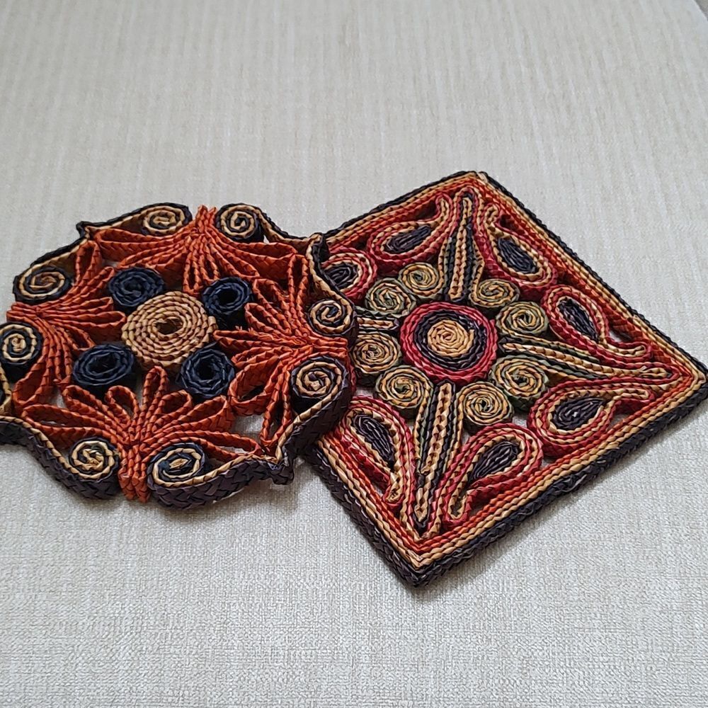 Vintage Floral Rafia Woven Trivets, set of 2